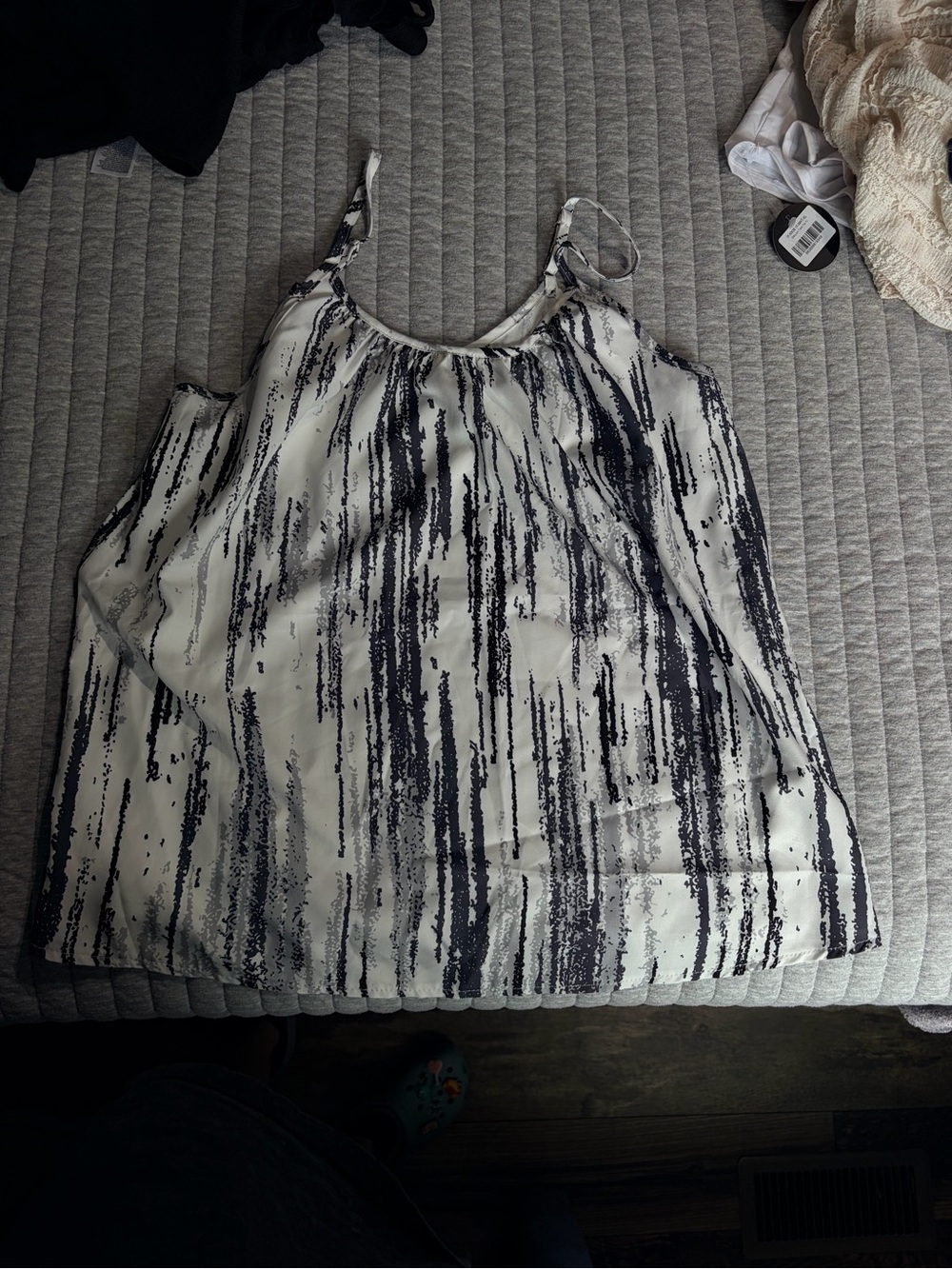 SHEIN White and Black Abstract Print Spaghetti Strap Cami